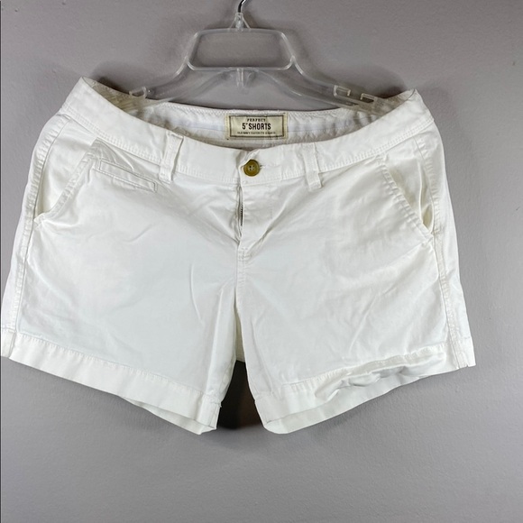 Old Navy White Bermuda Shorts Crisp Cotton Summer Style - Picture 3 of 7